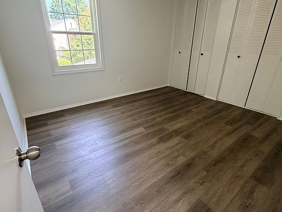 5th image of 39 Rock Garden Ln