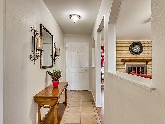 4th image of 1807 Westgate Dr