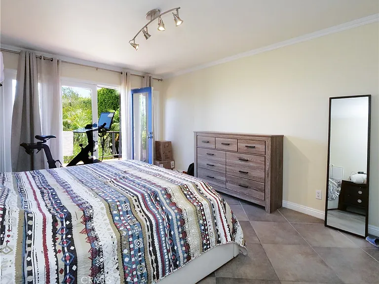 345 Palos Verdes Dr W — Photo 22