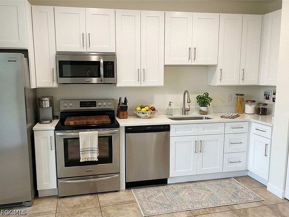 1st image of 9806 Roundstone Cir
