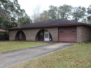 1405 Riverside Dr, Gautier, MS 39553