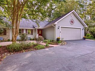 9 Bay Hill Ct, Etowah, NC 28729