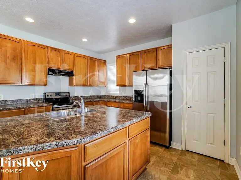 5643 Holly River Ave — Photo 8