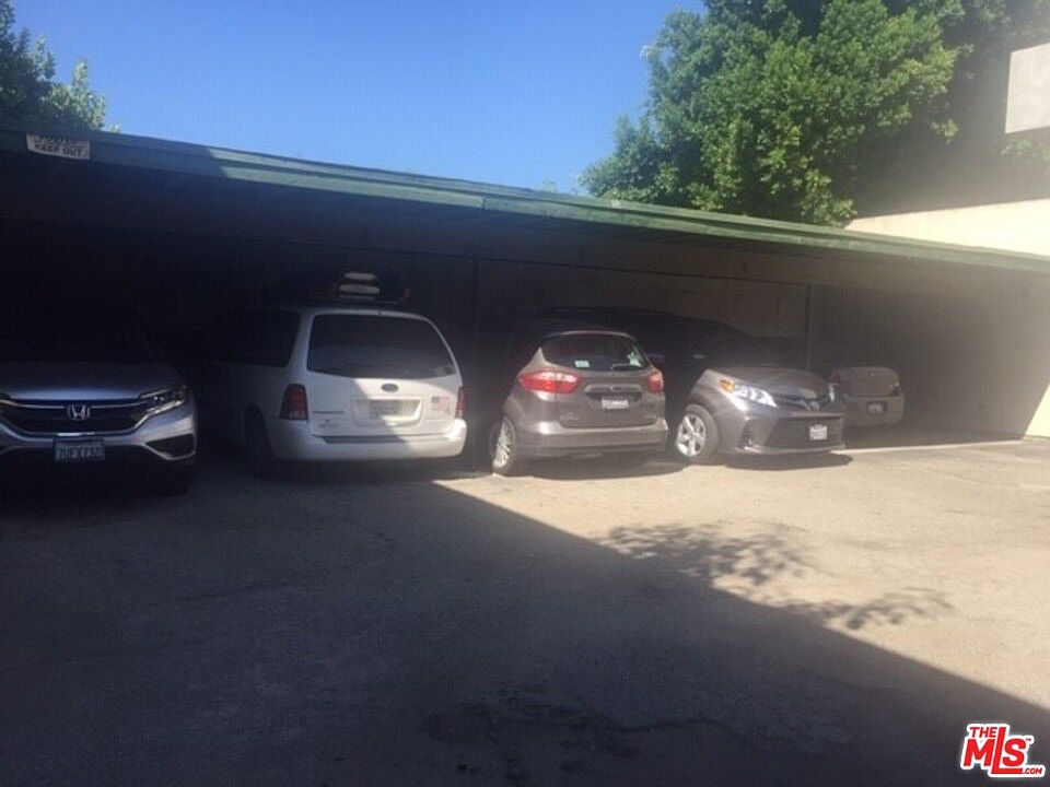 2nd image of 15045 Burbank Blvd