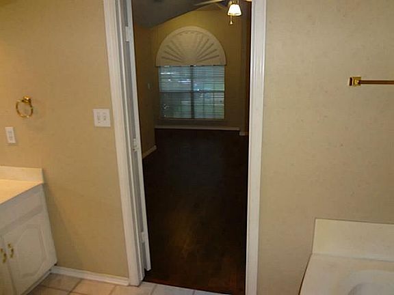 5th image of 454 Sandy Knoll Dr