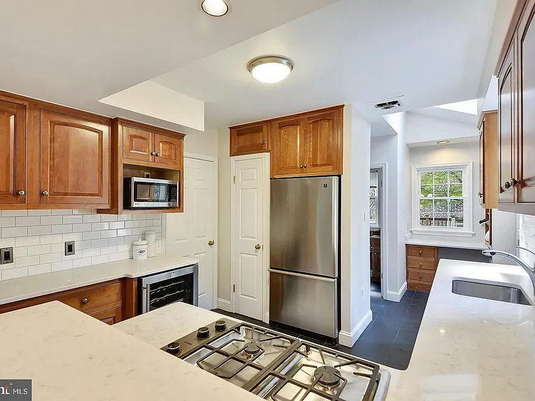8222 Larry Pl — Photo 6