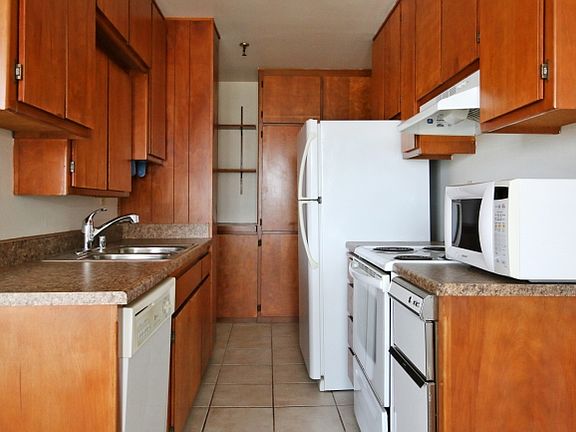 4th image of 4627 Ocean Blvd Unit 310