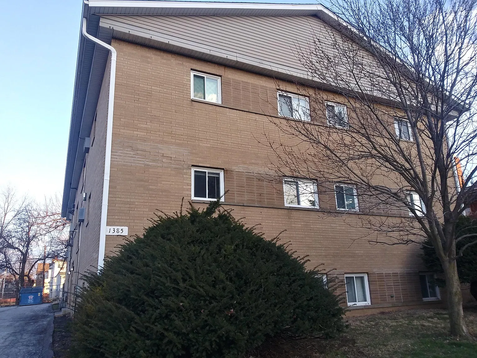 2 bed, 800 sqft, $760 — Photo 1