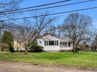 2 Hickory Ln, Danvers, MA 01923