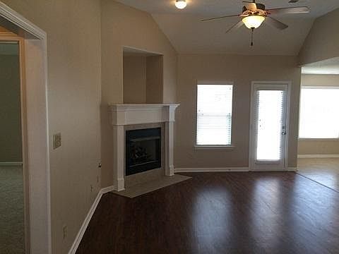 2nd image of 105 Tate Dr