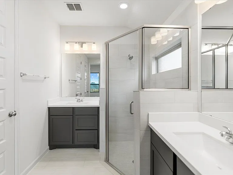 154 Blackborrow Dr — Photo 17