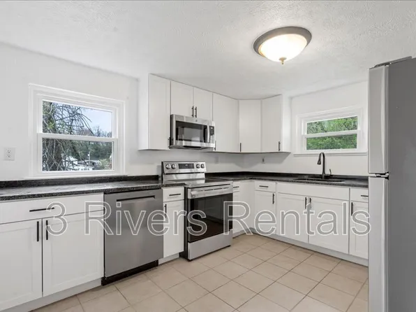 813 Frank St, West Mifflin, PA 15122
