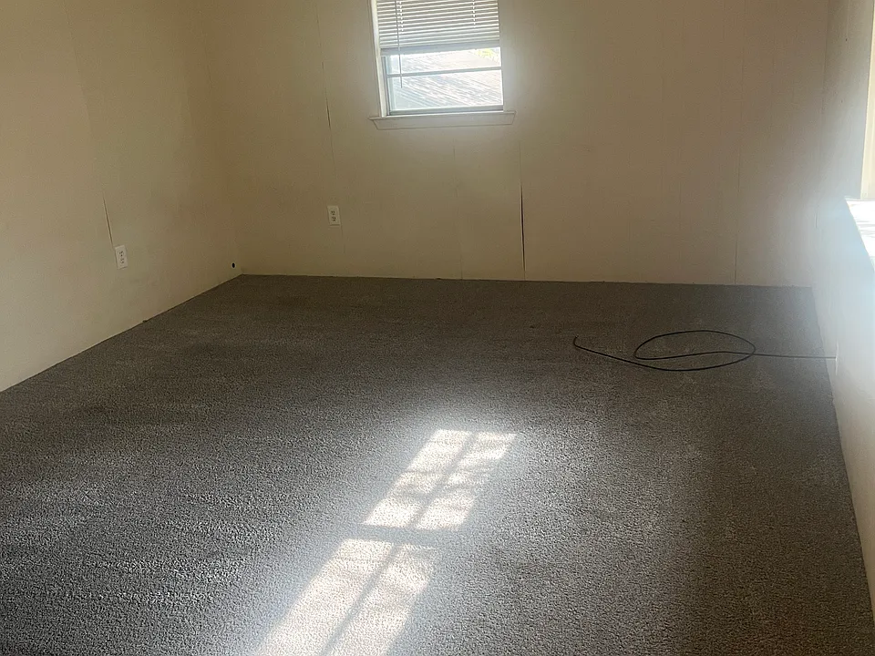LIVING ROOM-VERY NICE SIZE
