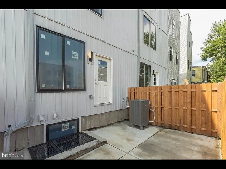 1517 N 9th St — Photo 13