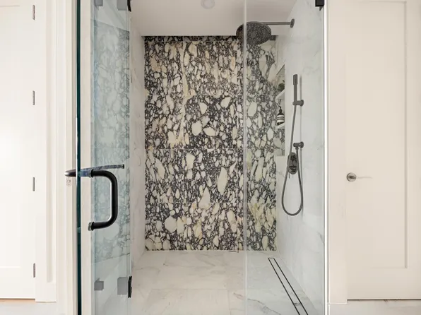 755 Washington Avenue image 11 of 13