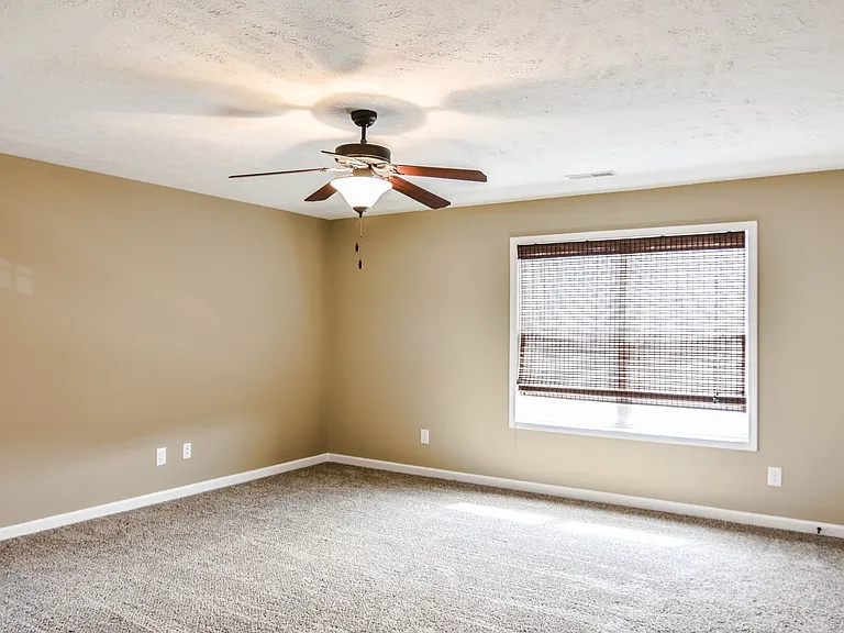 779 Sturdivant Dr — Photo 17