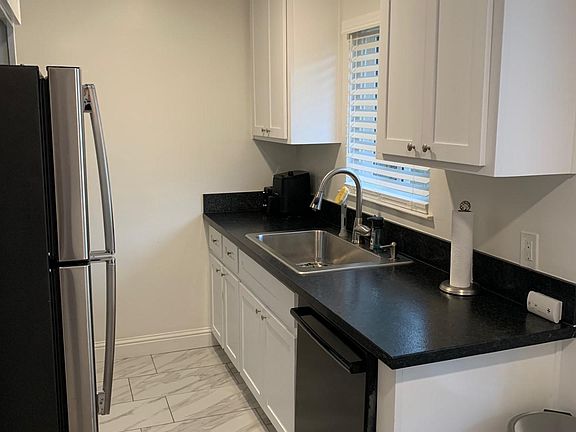 3rd image of 2722 37th St APT 4