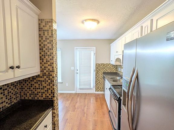 5th image of 264 Lynbrook Way