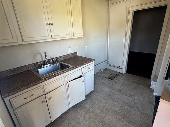 4th image of 1522 NE 10th St