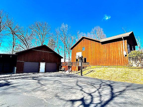 3rd image of 7296 Bardstown Rd