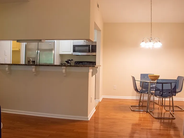 1010 Kingswood Dr #G — Photo 10