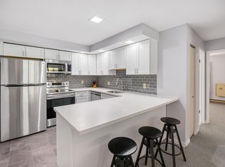 118 Gateway Ct #8B, Rutland, VT 05701