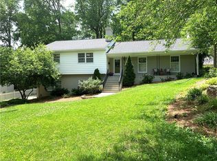 4113 Dogwood Dr, Greensboro, NC 27410