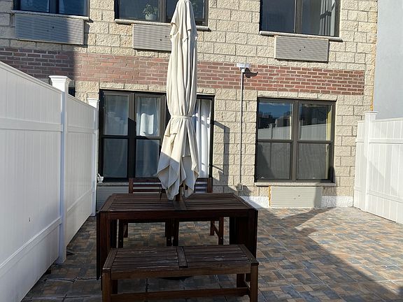 3rd image of 366 Stockton St #202