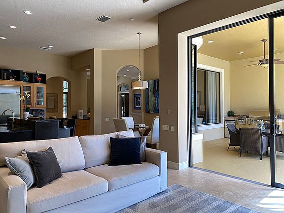 2nd image of 958 Willow Gardens Ct