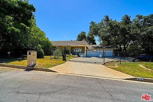 140 Mount Olive Dr Photo 1