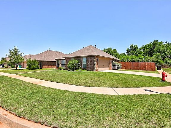 3rd image of 3720 Millers Creek Ln