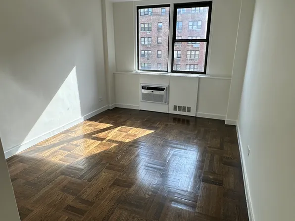 435 East 79th Street image 10 of 13