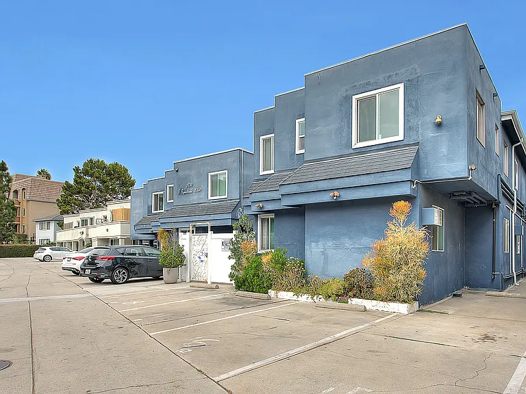2830 S Sepulveda — Photo 34