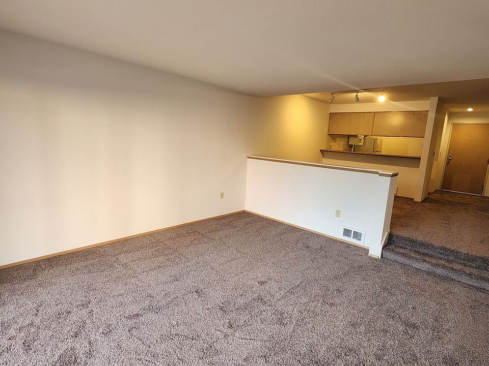 1st image of 510 4th Ave W #205