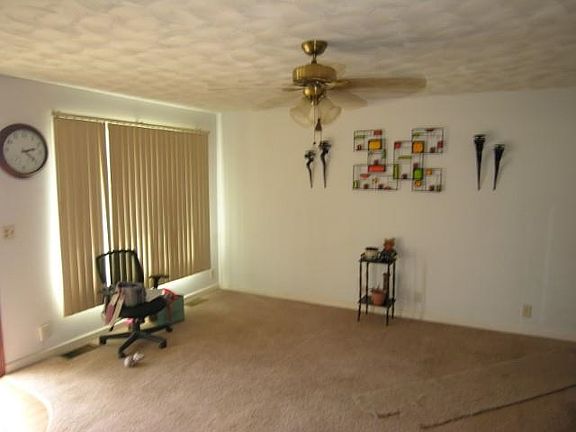 3rd image of 130 Miller Dr