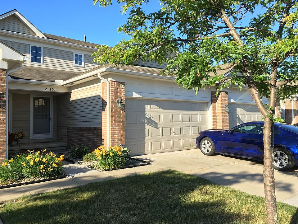 1st image of 21701 Lincoln Dr