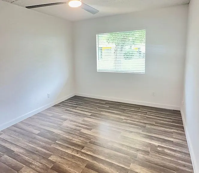 Park West Apartments — Photo 33