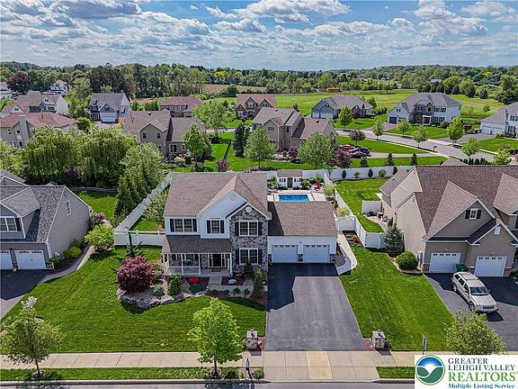 2nd image of 287 Palmetto Dr