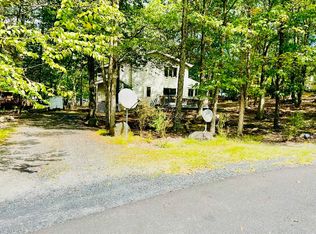 1319 Burnside Ter, East Stroudsburg, PA 18301