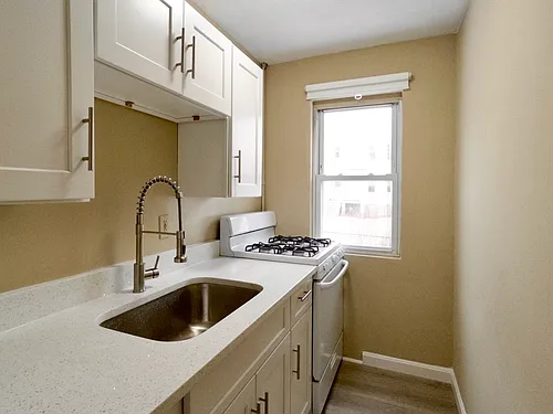 25 Oakland Ave #2R Photo 1