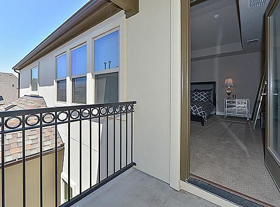 5th image of 2269 Longwood Dr
