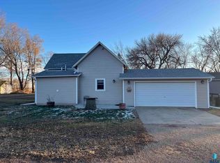 109 E 4th St, Worthing, SD 57077