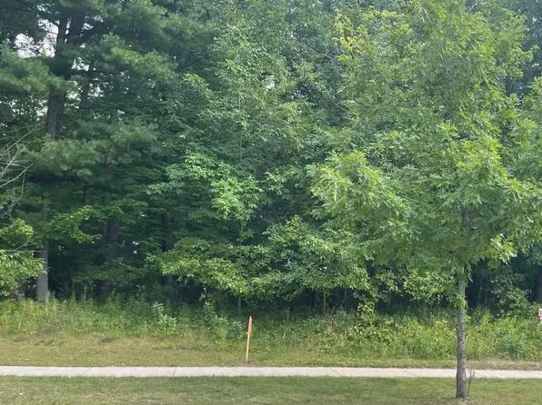 Pinecrest Rd #127, Green Bay, WI 54313