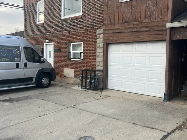 15704 Willard Ave, Harvey, IL 60426