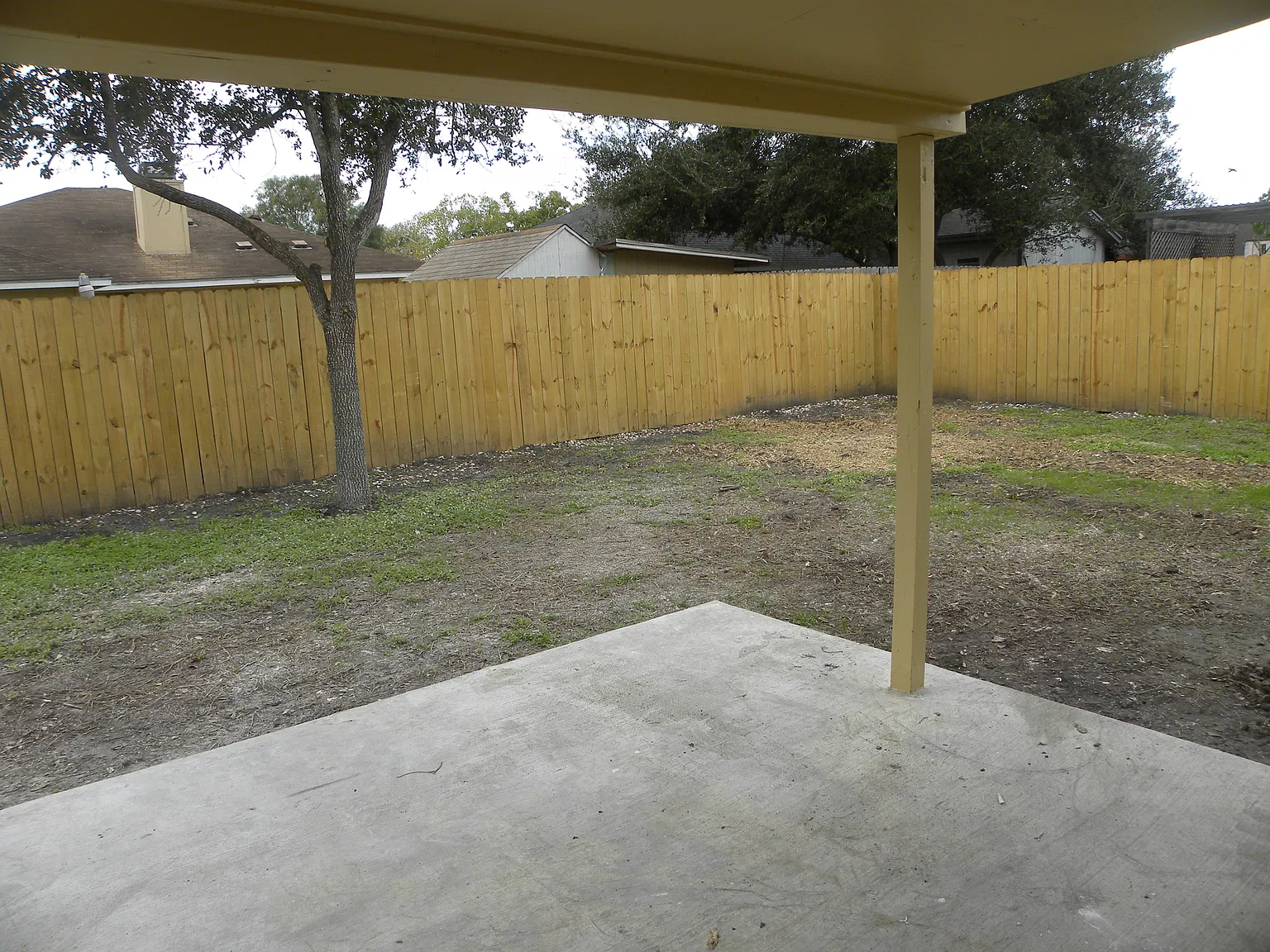 3 bed, 2.0 bath, 1080 sqft, $1,150 — Photo 3