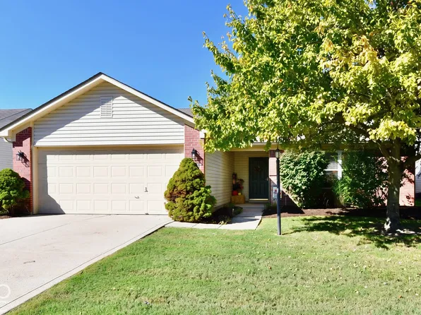 18857 Prairie Crossing Dr, Noblesville, IN 46062