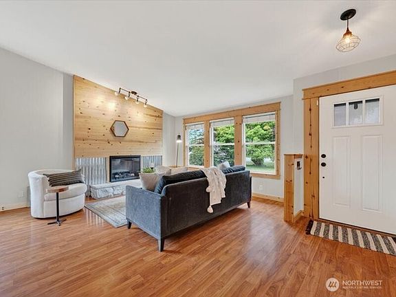3rd image of 3738 Magrath Road