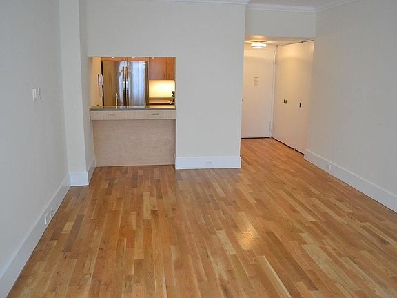 4th image of 60 W 57th St APT 16N