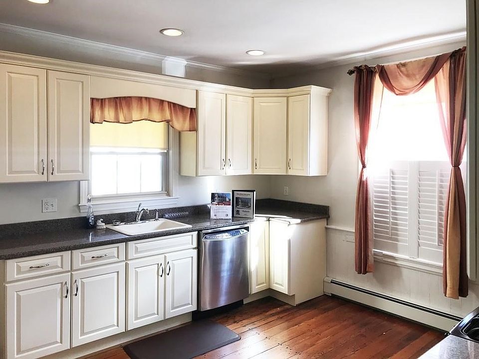 1st image of 42 Fair St #42