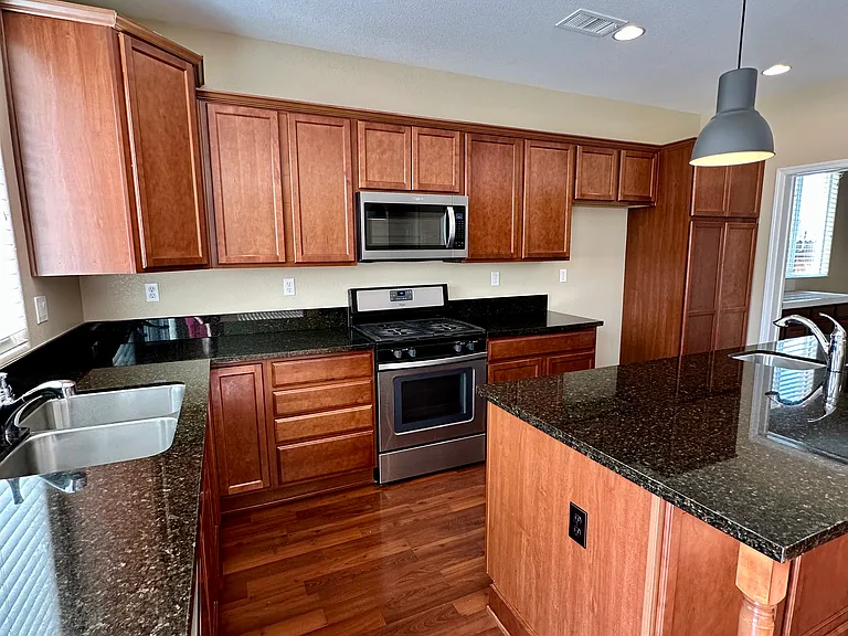 2827 Earthstone Dr — Photo 4